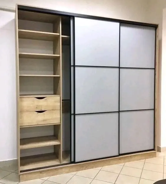 Открытая секция с выдвижными ящиками